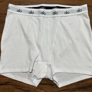 ALO Yoga Women’s White Ribbed Briefs